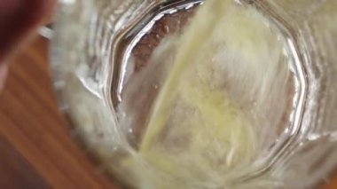 bira cam içine dökme 