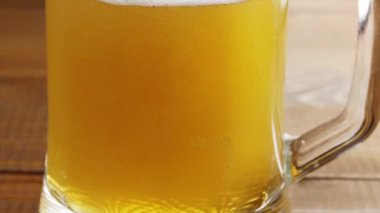 bira cam içine dökme 