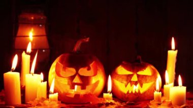 Halloween pumpkins parlayan yüzü olan