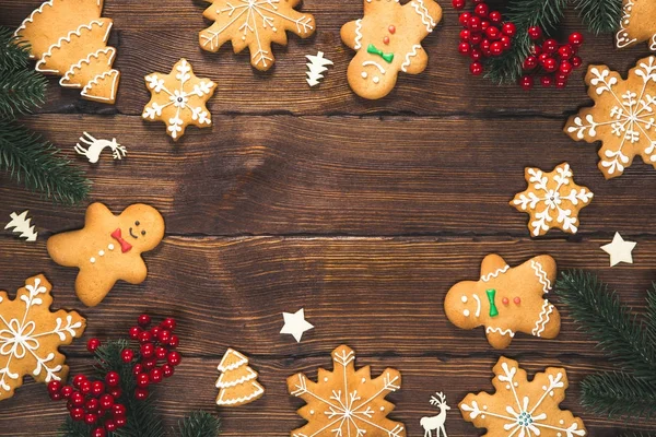 Ev yapımı gingerbread çerezleri Noel arka plan — Stok fotoğraf