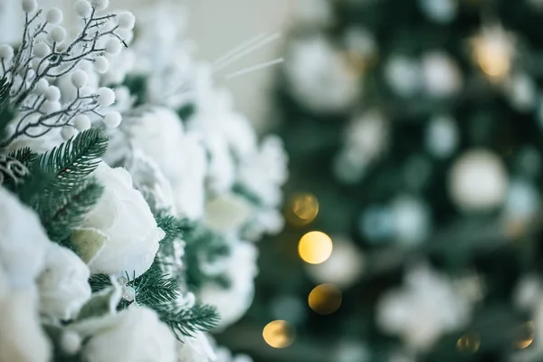 Albero Natale Salotto Natale Bellissimo Nuovo Anno Decorato Classico Interno — Foto Stock
