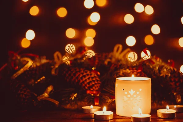 불타는 Bokeh와 빈티지 테이블에와 크리스마스 — 스톡 사진
