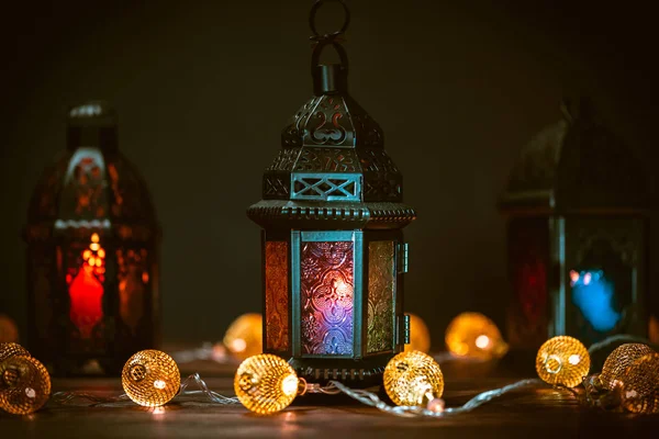 Muslimský Svátek Svatého Měsíce Ramadánu Kareem Krásné Pozadí Zářící Lucerny — Stock fotografie