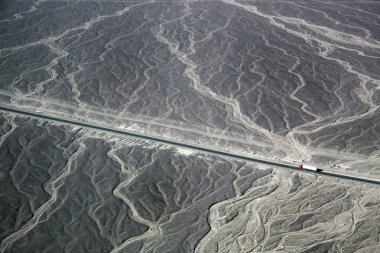 Panamerikan karayolu ve Nazca Yaylası