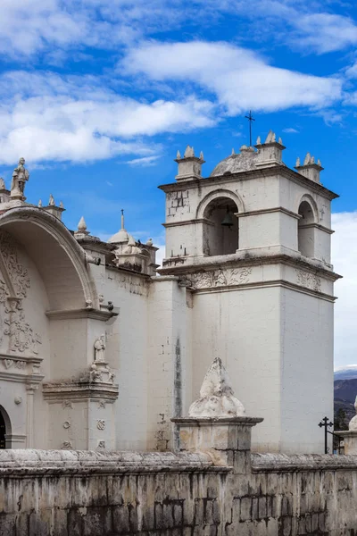 Vita gamla kyrka — Stockfoto