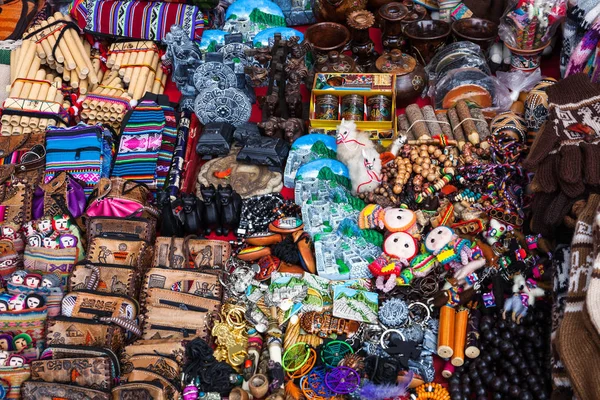 Souvenirs in a street market — Stock Photo, Image