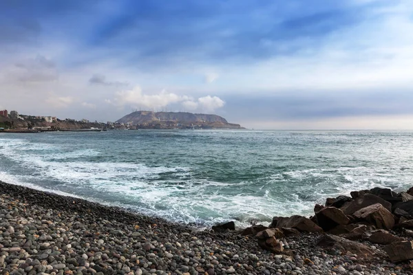 Plaża żwirowa, Lima, Peru — Zdjęcie stockowe