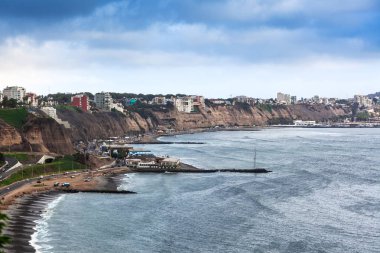 kıyı ve sahil yolu