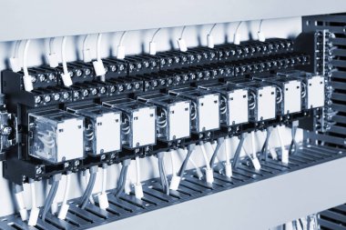 kontrol kabin içinde elektrik tesisatı sigorta