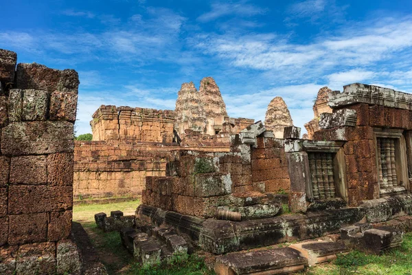 Ruinas del templo de East Mebon, área de Angkor — Foto de Stock