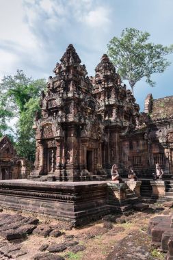 Banteay Srei kırmızı kumtaşı Tapınağı