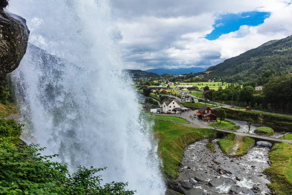 Steinsdalsfossen, vízesés, Norvégia — Stock Fotó