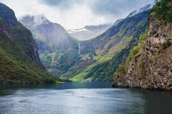 Sognefjord에 발송 — 스톡 사진