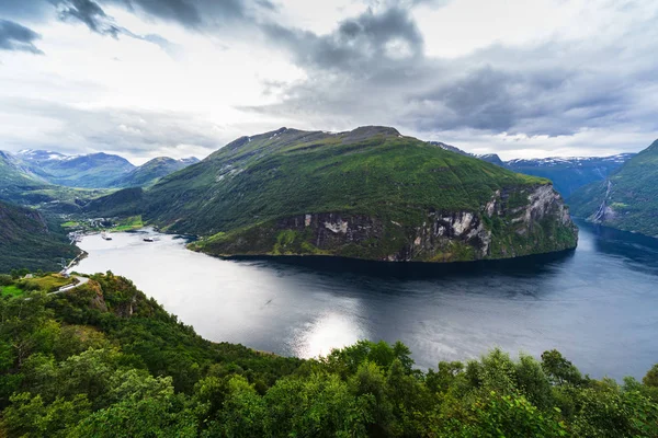 Belle vue sur le fjord de Geiranger — Photo