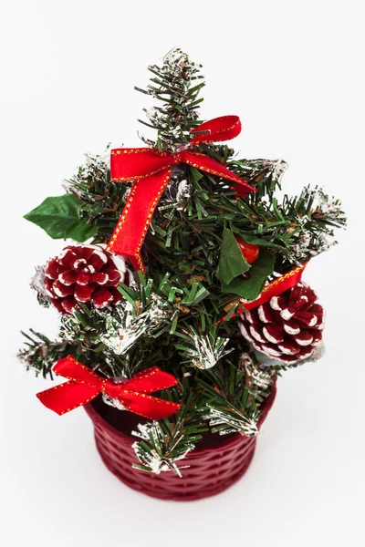 Pequena Árvore Natal Artificial Fundo Branco — Fotografia de Stock