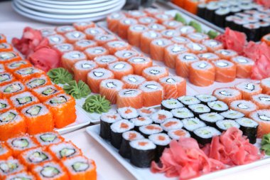 büyük suşi setleri