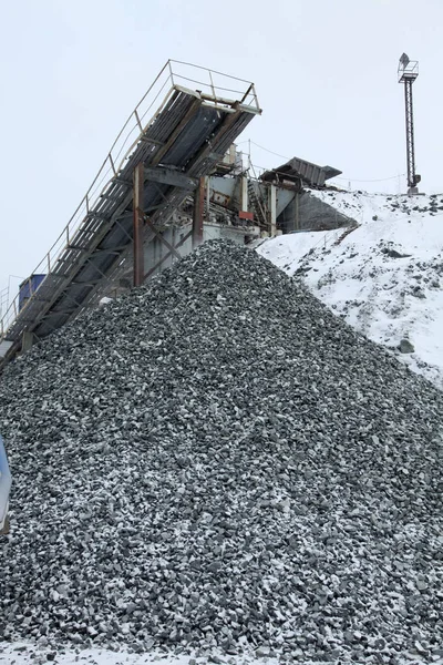 石と石炭倉庫、建設のための採石場の石 — ストック写真