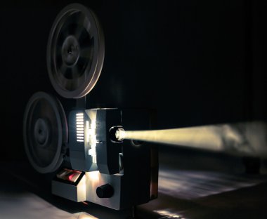 Eski film projektör çalıştıran
