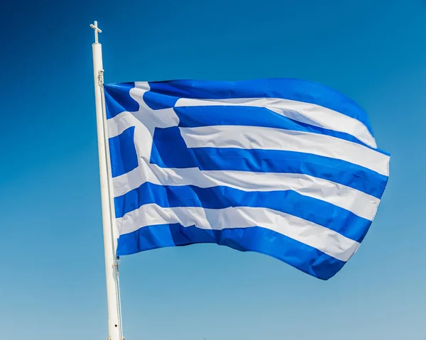 Bandera de Grecia en el asta de la bandera — Foto de Stock