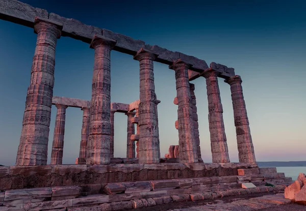 Ruiny świątyni Posejdona o zachodzie słońca w Cape Sounion — Zdjęcie stockowe