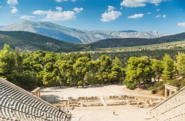 Ancient Epidaurus, Yunanistan - Eylül 2016: Turist tiyatro