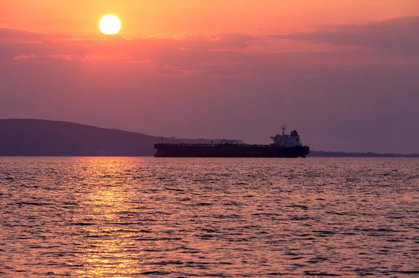 Kusten av Grekland i solnedgången — Stockfoto