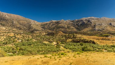 Neapoli Vion City yakınındaki dağ manzarası