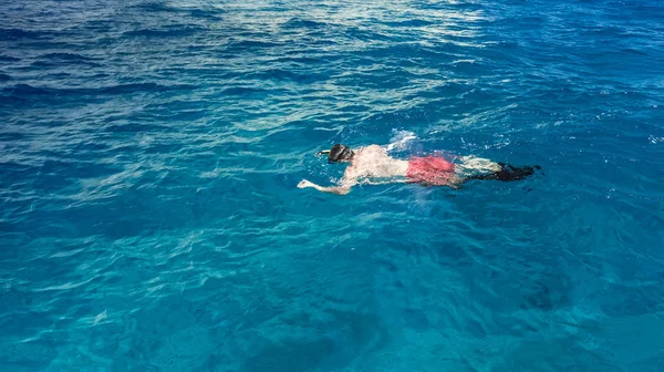 Schwimmer im Meer — Stockfoto