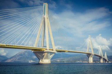 Rio-Antirrio köprü Charilaos Trikoupis Patras içinde
