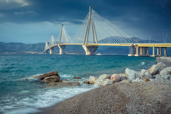 Міст Ріо Антіріо Charilaos Trikoupis, Патри, Греція — стокове фото