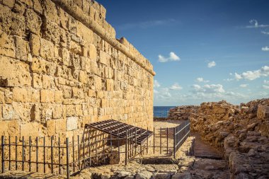 Pafos liman eski kale