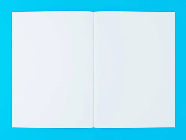 3D-Abbildung der Broschürenvorlage auf farbigem Hintergrund — Stockfoto