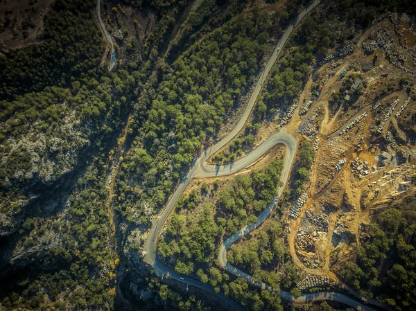 Mountain road from a birds-eye view — Stock Photo, Image