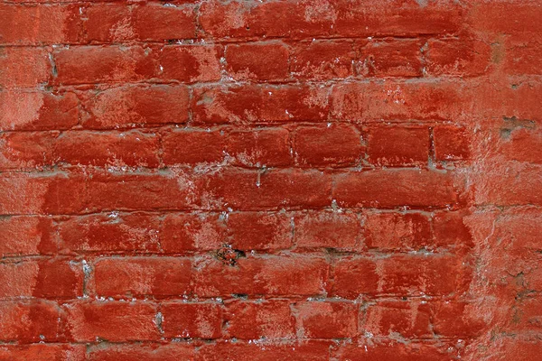 Parede de tijolo vermelho velho pintado em dois tons diferentes — Fotografia de Stock