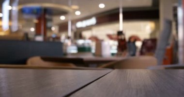 Vitrin hızlı hareket vintage kahverengi renk yürüyüş insanlar