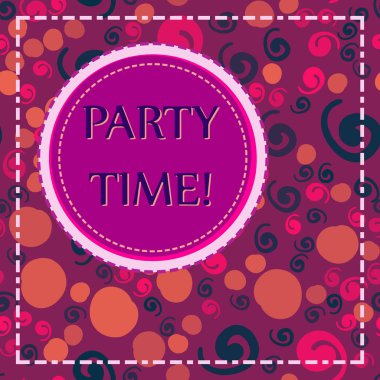 Yuvarlak etikel çocukça ilkel öğelerle mor-kırmızı zemin üzerine parti zamanı kelimelerle. Parti zamanı yazı tipografi. Kare biçimi el ilanı kapak.
