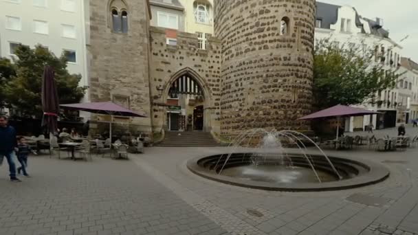Bonn, Alemania, 24 de septiembre de 2017: Sternton Gates Street View en el centro de Bonn — Vídeos de Stock