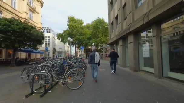 Bonn, Alemania, 24 de septiembre de 2017: Street View en el centro de Bonn — Vídeos de Stock