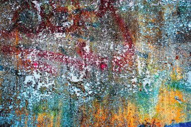 Bir eski yıpranmış ahır veya yontma particolor ile antika ahşap çit