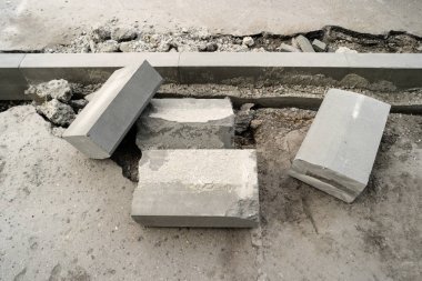 Beton kaldırım yükleme. Kaldırım asfalt yenileme. Yol altyapı onarım.