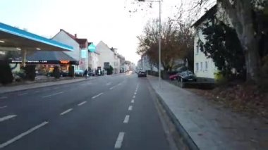 Bonn Almanya, 30 Kasım 2019: Bonn Almanya gecesinde Pov Bisiklet Sürme Sokakları