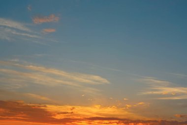 güzel bir akşam gökyüzü