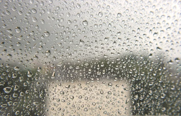 Regentropfen am Fenster — Stockfoto