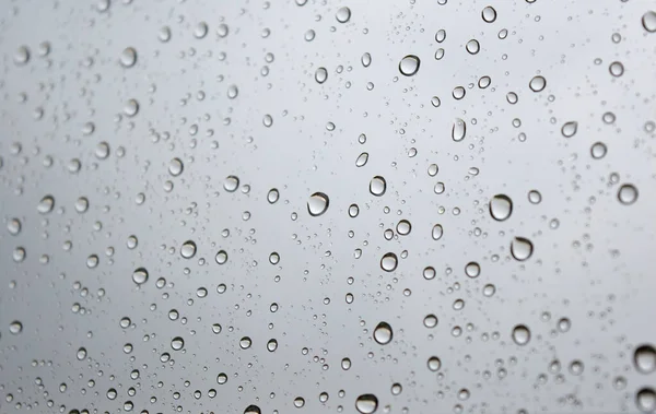 Pencereye yağmur damlaları — Stok fotoğraf