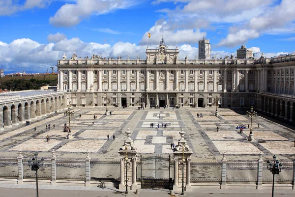 Koninklijk paleis van Madrid — Stockfoto