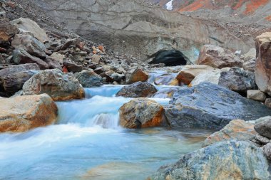 nehirden tsey Buzulu