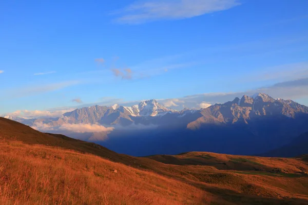 Tramonto in montagna — Foto Stock