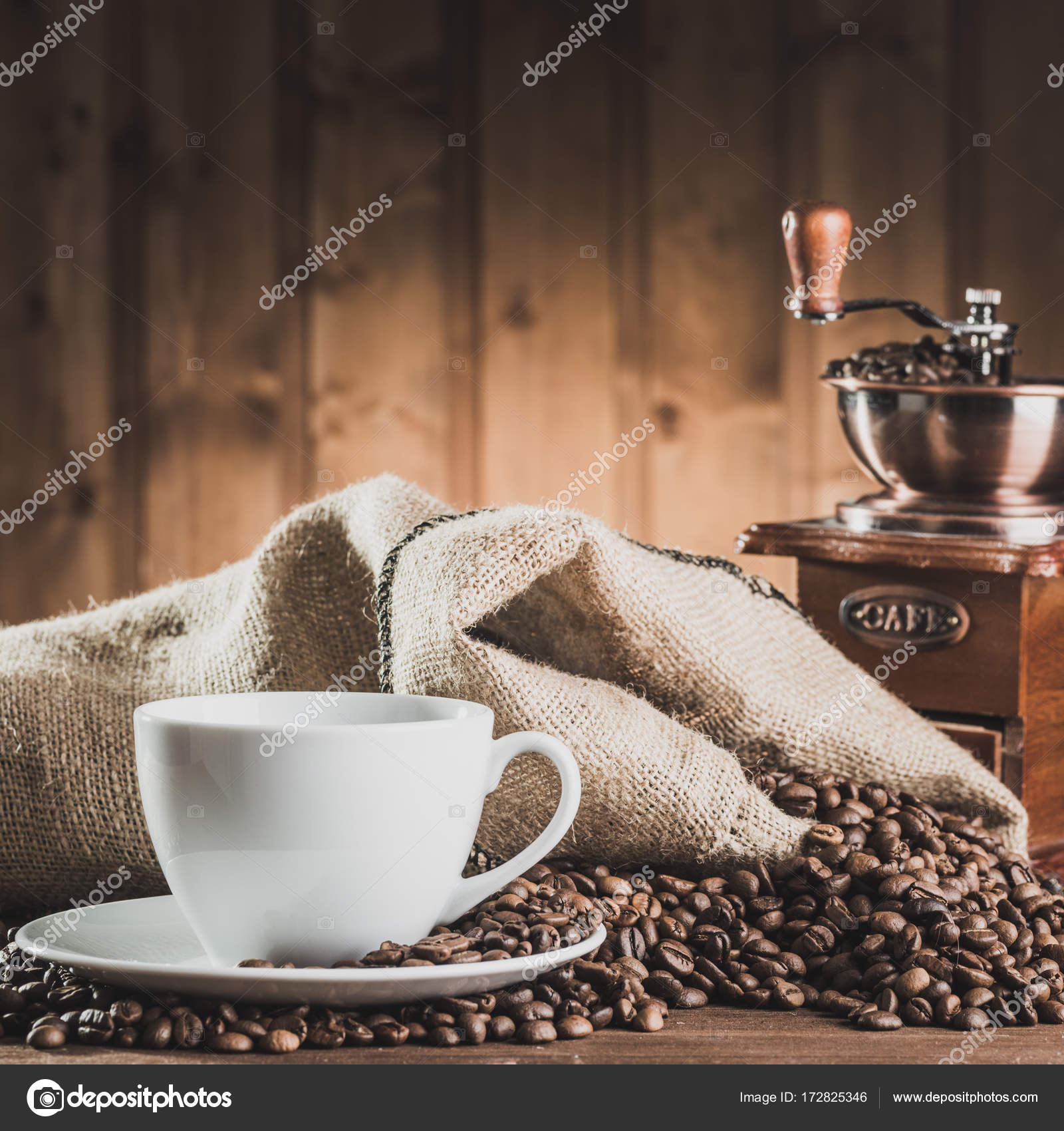 Kahve ve eski Kahve değirmeni — Stok Foto © scorpp 172825346