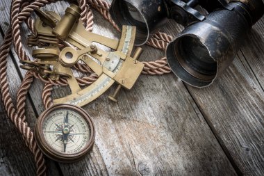 Pusula, sextant ve spyglass