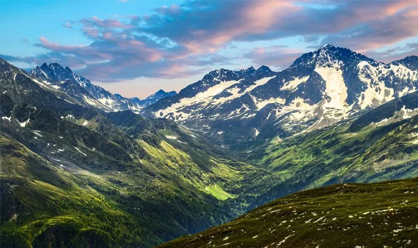 Solnedgång vid den Dolomiterna Alps.Italy Royaltyfria Stockbilder
